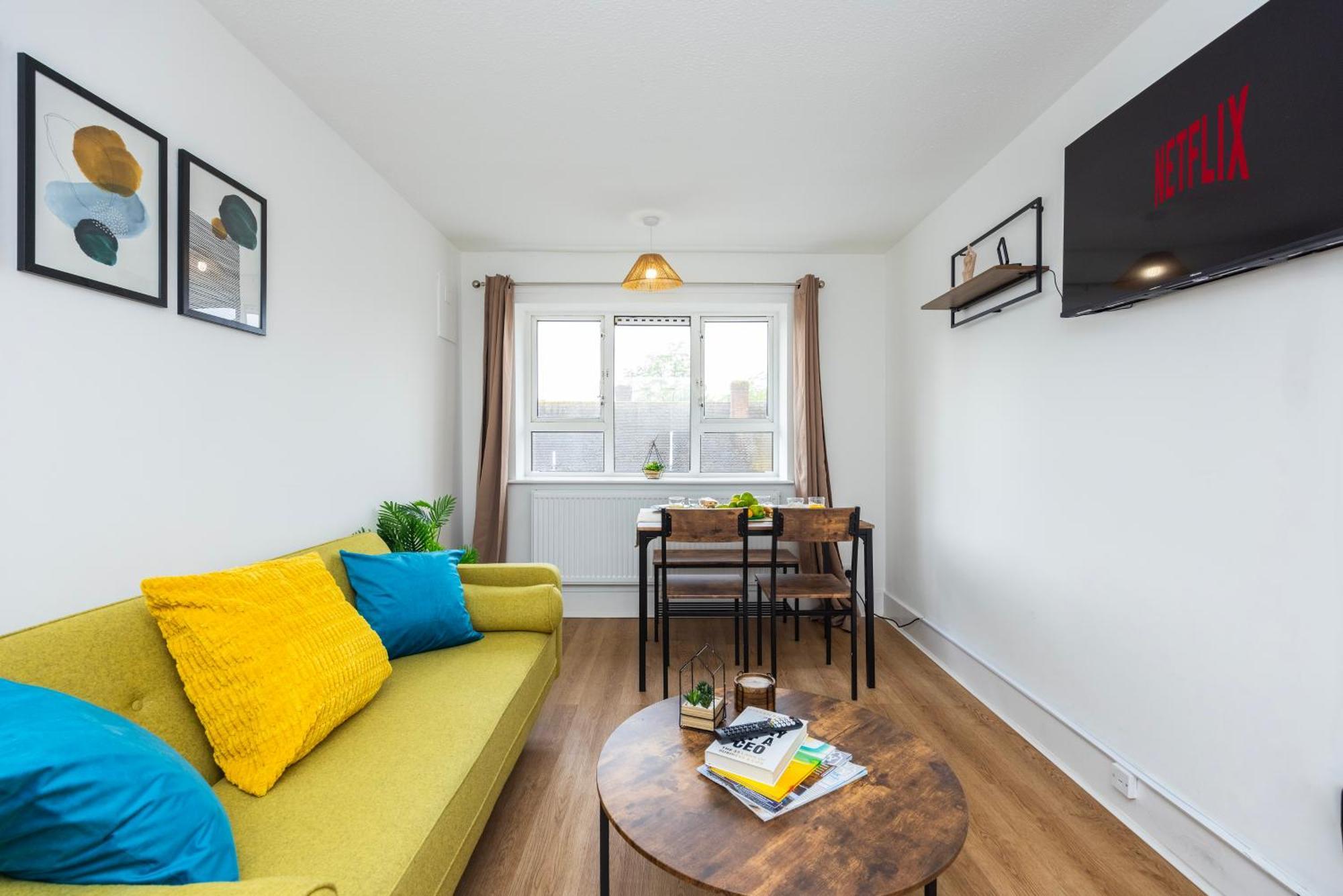 Excel O2 Stunning Large 3 Bedroom Apartment With Balcony Londra Exterior foto