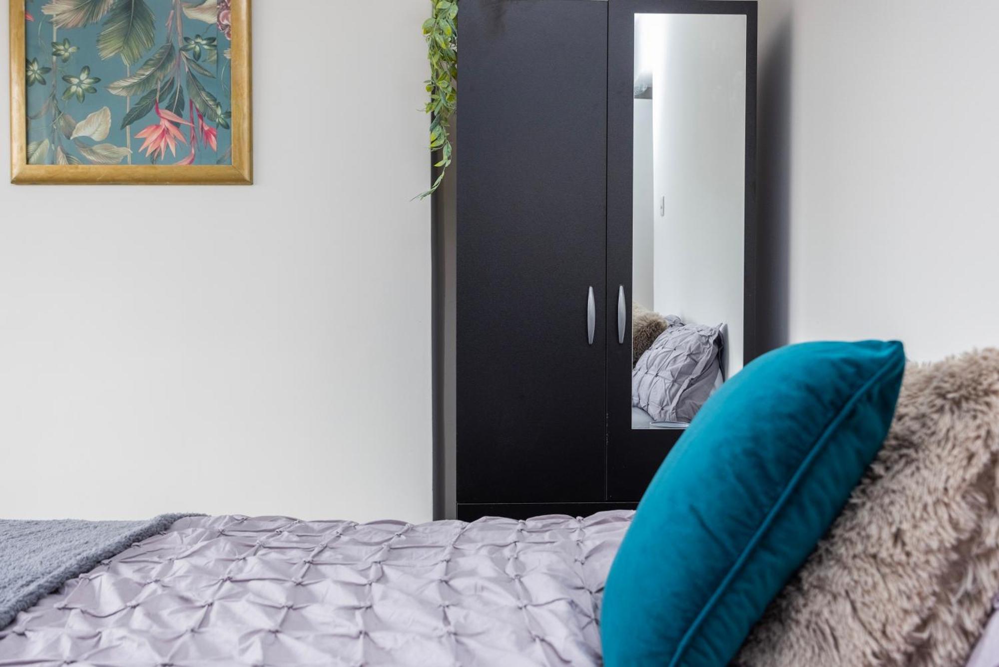 Excel O2 Stunning Large 3 Bedroom Apartment With Balcony Londra Exterior foto